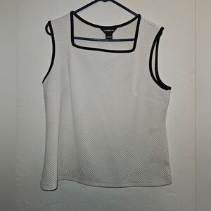 Liz Claiborne White Textured Tank Top with Black Trim